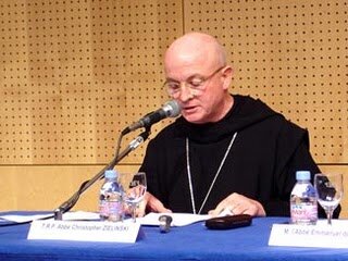 Dom Zielinski em conferência de "Si, Si, No, No", revista ligada à Fraternidade São Pio X, em Paris, em 2007. 
